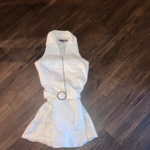Boston proper women’s White Sleeveless Zip-Up romper with Belt